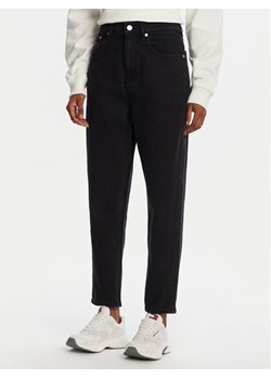 Tommy Jeans Jeansy DW0DW21389 Czarny Mom Fit ze sklepu MODIVO w kategorii Jeansy damskie - zdjęcie 184906249