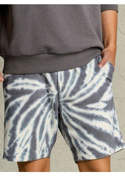 Sinsay - Szorty tie-dye - kremowy ze sklepu Sinsay w kategorii Spodenki męskie - zdjęcie 184915016