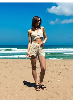 Sinsay - Szydełkowy ażurowy crop top w stylu boho - kremowy - id: 604AZ-01X - marki Sinsay - 184915496 Sinsay - Szydełkowy ażurowy crop top w stylu boho - kremowy ze sklepu Sinsay w kategorii Bluzki damskie - zdjęcie 184915496