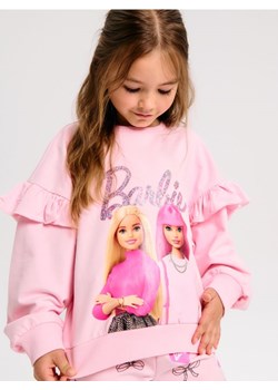 Sinsay - Bluza z ozdobnymi falbanami Barbie - różowy ze sklepu Sinsay w kategorii Bluzy dziewczęce - zdjęcie 184923717