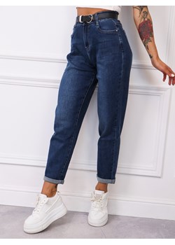 SPODNIE JEANSOWE MOM FIT Z WYSOKIM STANEM+ PASEK ze sklepu olika.com.pl w kategorii Jeansy damskie - zdjęcie 184924108