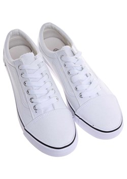 Trampki męskie niskie Sznurowane białe z tkaniny /B5-3 18010 T238/ ze sklepu Pantofelek24.pl w kategorii Trampki męskie - zdjęcie 184924279