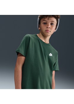 T-shirt dla dużych dzieci Nike Sportswear - Zieleń ze sklepu Nike poland w kategorii T-shirty chłopięce - zdjęcie 184925377