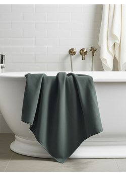 Sinsay - Szybkoschnący ręcznik z mikrofibry - zielony ze sklepu Sinsay w kategorii Ręczniki - zdjęcie 184940816