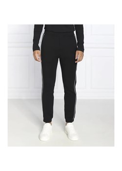 Emporio Armani Spodnie dresowe | Regular Fit ze sklepu Gomez Fashion Store w kategorii Spodnie męskie - zdjęcie 184942555
