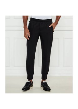 Emporio Armani Spodnie dresowe | Slim Fit ze sklepu Gomez Fashion Store w kategorii Spodnie męskie - zdjęcie 184947188