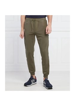 GUESS ACTIVE Spodnie dresowe ARLO | Regular Fit ze sklepu Gomez Fashion Store w kategorii Spodnie męskie - zdjęcie 184947479