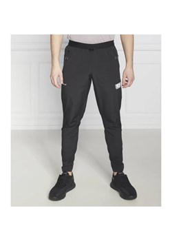 EA7 Spodnie dresowe | Slim Fit ze sklepu Gomez Fashion Store w kategorii Spodnie męskie - zdjęcie 184947679