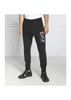 EA7 Spodnie dresowe | Regular Fit ze sklepu Gomez Fashion Store w kategorii Spodnie męskie - zdjęcie 184948356