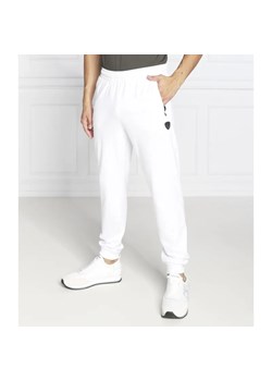 EA7 Spodnie dresowe | Slim Fit ze sklepu Gomez Fashion Store w kategorii Spodnie męskie - zdjęcie 184948555