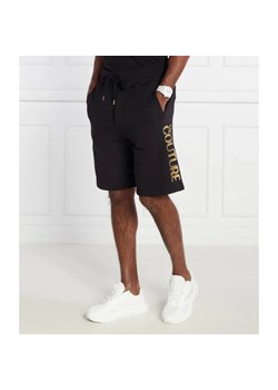 Versace Jeans Couture Szorty | Regular Fit ze sklepu Gomez Fashion Store w kategorii Spodenki męskie - zdjęcie 184970067