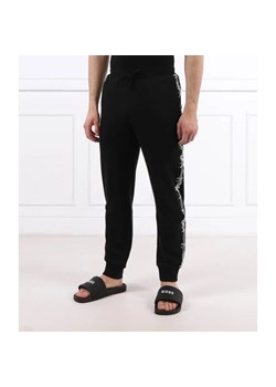 Emporio Armani Spodnie dresowe | Regular Fit ze sklepu Gomez Fashion Store w kategorii Piżamy męskie - zdjęcie 184970565