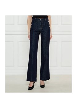 GUESS Jeansy FAYE | flare fit - id: GJ254W000050C83 - marki Guess - 184972819 GUESS Jeansy FAYE | flare fit ze sklepu Gomez Fashion Store w kategorii Jeansy damskie - zdjęcie 184972819