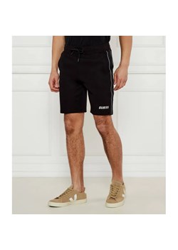 GUESS ACTIVE Szorty MICKEY | Regular Fit ze sklepu Gomez Fashion Store w kategorii Spodenki męskie - zdjęcie 184974675