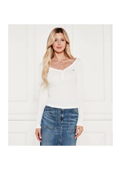 Tommy Jeans Bluzka HENLEY | Slim Fit ze sklepu Gomez Fashion Store w kategorii Bluzki damskie - zdjęcie 184996677