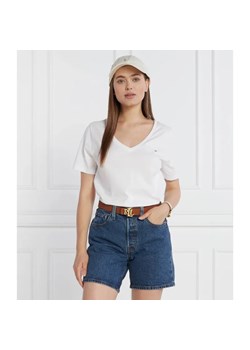 Tommy Hilfiger T-shirt MODERN REGULAR V-NK SS | Regular Fit ze sklepu Gomez Fashion Store w kategorii Bluzki damskie - zdjęcie 184998725