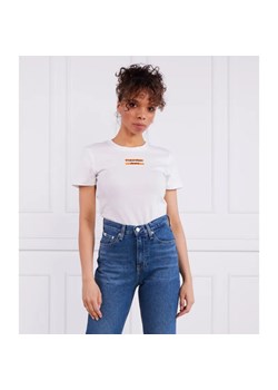 Calvin Klein Jeans T-shirt STRIPE LOGO | Regular Fit ze sklepu Gomez Fashion Store w kategorii Bluzki damskie - zdjęcie 184999989