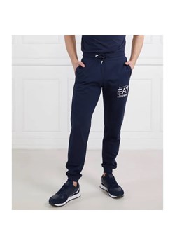 EA7 Spodnie dresowe | Regular Fit ze sklepu Gomez Fashion Store w kategorii Spodnie męskie - zdjęcie 185001285