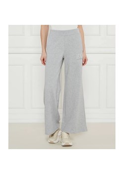 EA7 Spodnie dresowe | flare fit ze sklepu Gomez Fashion Store w kategorii Spodnie damskie - zdjęcie 185001389