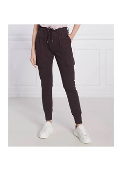 Pepe Jeans London Spodnie jogger NEW CRUSADE | Relaxed fit ze sklepu Gomez Fashion Store w kategorii Spodnie damskie - zdjęcie 185002765