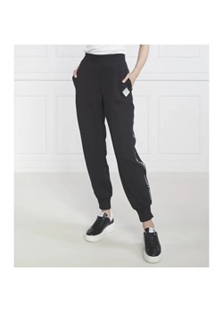 Armani Exchange Spodnie dresowe | Regular Fit ze sklepu Gomez Fashion Store w kategorii Spodnie damskie - zdjęcie 185002876