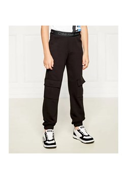 Calvin Klein Jeans Spodnie dresowe | Regular Fit ze sklepu Gomez Fashion Store w kategorii Spodnie chłopięce - zdjęcie 185003016