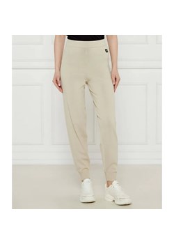 Armani Exchange Spodnie dzianinowe | Regular Fit ze sklepu Gomez Fashion Store w kategorii Spodnie damskie - zdjęcie 185004089