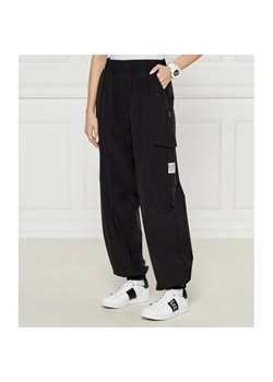 EA7 Spodnie dresowe | Loose fit ze sklepu Gomez Fashion Store w kategorii Spodnie damskie - zdjęcie 185005045