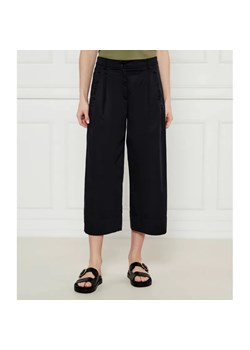 Marc Cain Spodnie WARIN | flare fit ze sklepu Gomez Fashion Store w kategorii Spodnie damskie - zdjęcie 185005116
