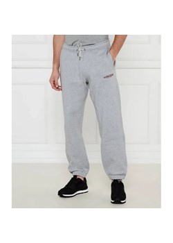 Guess Jeans Spodnie dresowe AMERICAN | Regular Fit ze sklepu Gomez Fashion Store w kategorii Spodnie męskie - zdjęcie 185005235