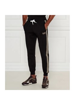 EA7 Spodnie dresowe | Regular Fit ze sklepu Gomez Fashion Store w kategorii Spodnie męskie - zdjęcie 185005459