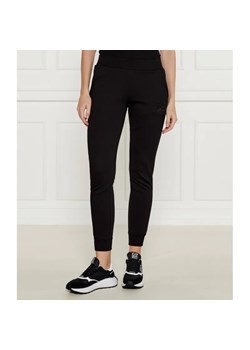 EA7 Spodnie dresowe | Slim Fit ze sklepu Gomez Fashion Store w kategorii Spodnie damskie - zdjęcie 185005508