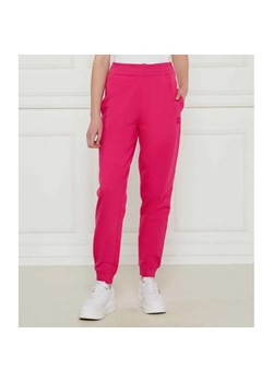 HUGO Spodnie dresowe Nelfinia | Regular Fit ze sklepu Gomez Fashion Store w kategorii Spodnie damskie - zdjęcie 185005686