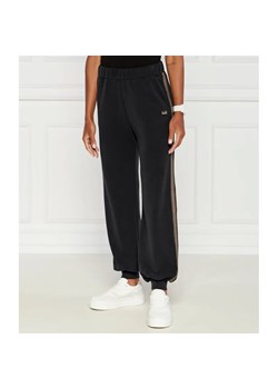 EA7 Spodnie dresowe | Regular Fit ze sklepu Gomez Fashion Store w kategorii Spodnie damskie - zdjęcie 185005727