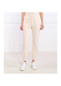 EA7 Spodnie dresowe | Regular Fit ze sklepu Gomez Fashion Store w kategorii Spodnie damskie - zdjęcie 185006358