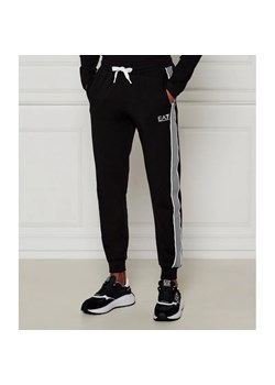 EA7 Spodnie dresowe | Regular Fit ze sklepu Gomez Fashion Store w kategorii Spodnie męskie - zdjęcie 185006385