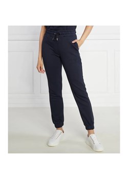 Gant Spodnie dresowe | Regular Fit ze sklepu Gomez Fashion Store w kategorii Spodnie damskie - zdjęcie 185006648