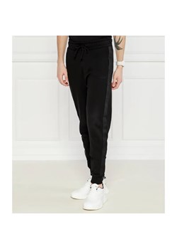 Hugo Bodywear Spodnie dresowe | Regular Fit ze sklepu Gomez Fashion Store w kategorii Spodnie męskie - zdjęcie 185006658