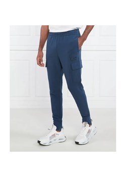 EA7 Spodnie dresowe | Regular Fit ze sklepu Gomez Fashion Store w kategorii Spodnie męskie - zdjęcie 185006726