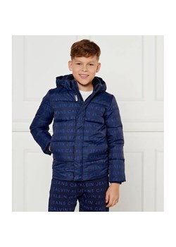 Calvin Klein Jeans Kurtka AOP | Regular Fit ze sklepu Gomez Fashion Store w kategorii Kurtki chłopięce - zdjęcie 185008097