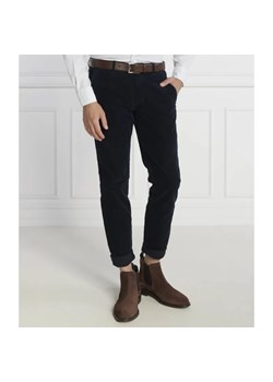 Tommy Hilfiger Spodnie chino BLEECKER CHINO CORDUROY GMD | Slim Fit ze sklepu Gomez Fashion Store w kategorii Spodnie męskie - zdjęcie 185008819