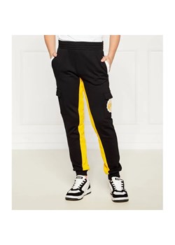 Guess Spodnie | Regular Fit ze sklepu Gomez Fashion Store w kategorii Spodnie chłopięce - zdjęcie 185008955