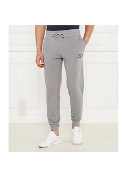 Tommy Hilfiger Spodnie dresowe | Regular Fit ze sklepu Gomez Fashion Store w kategorii Spodnie męskie - zdjęcie 185009788