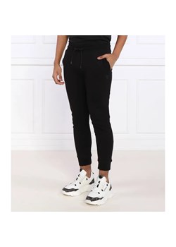 GUESS ACTIVE Spodnie dresowe ALDWIN | Regular Fit ze sklepu Gomez Fashion Store w kategorii Spodnie męskie - zdjęcie 185009847