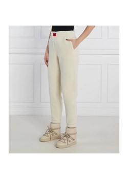 Hugo Bodywear Spodnie CLOUD | Regular Fit ze sklepu Gomez Fashion Store w kategorii Spodnie damskie - zdjęcie 185010237