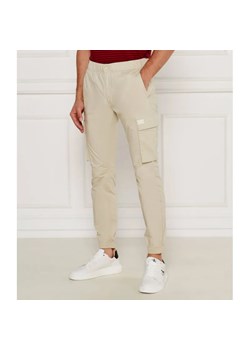 Calvin Klein Jeans Spodnie cargo | Slim Fit ze sklepu Gomez Fashion Store w kategorii Spodnie męskie - zdjęcie 185011135
