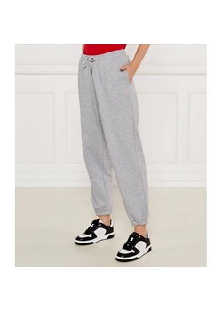 Guess Jeans Spodnie dresowe | Regular Fit ze sklepu Gomez Fashion Store w kategorii Spodnie damskie - zdjęcie 185011458