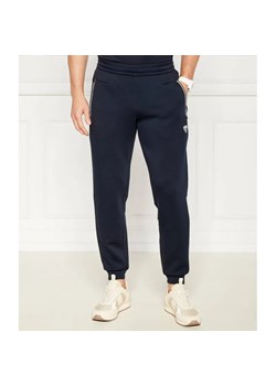 EA7 Spodnie dresowe | Regular Fit ze sklepu Gomez Fashion Store w kategorii Spodnie męskie - zdjęcie 185011909