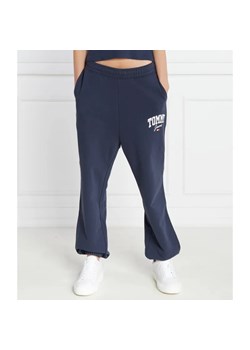 Tommy Jeans Spodnie dresowe | flare fit ze sklepu Gomez Fashion Store w kategorii Spodnie damskie - zdjęcie 185012147