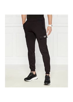 EA7 Spodnie dresowe | Slim Fit ze sklepu Gomez Fashion Store w kategorii Spodnie męskie - zdjęcie 185012305